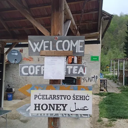 Kamp Suad Kemping